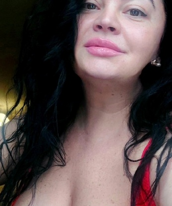 Великолепная девушка с шикарной внешностью и игривым характером приглашает на вечер полный страсти и нежности. Отдайся мне, и я покажу тебе, что такое истинное блаженство. 178, 36 лет